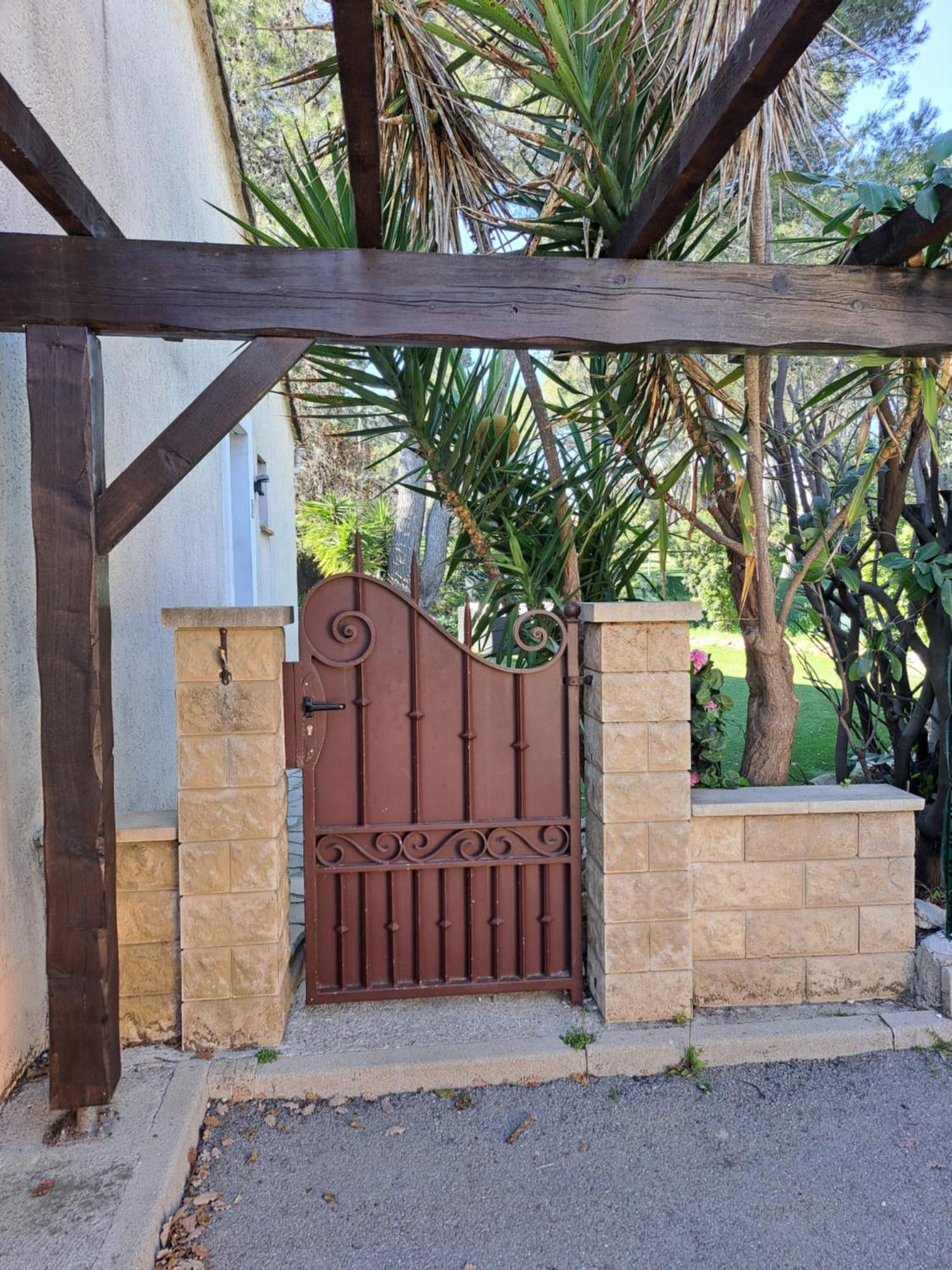 Maisonnette Au Milieu Des Pins 穆然 外观 照片